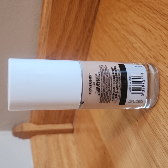 NWT Covergirl Trublend Foundation - Picture 2 of 3